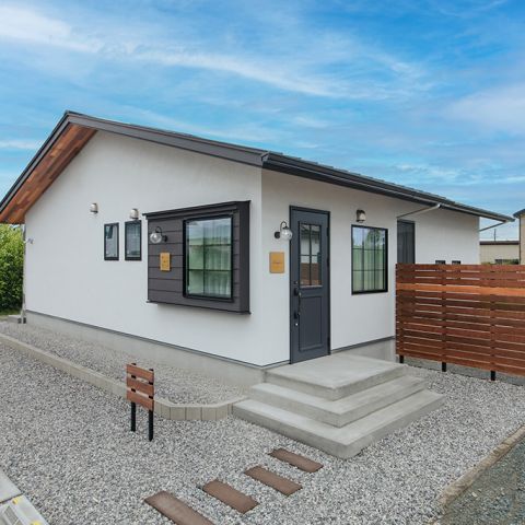 自然素材に癒される、三角屋根の平屋(磐田市)｜浜松の注文住宅工務店ワンズホーム